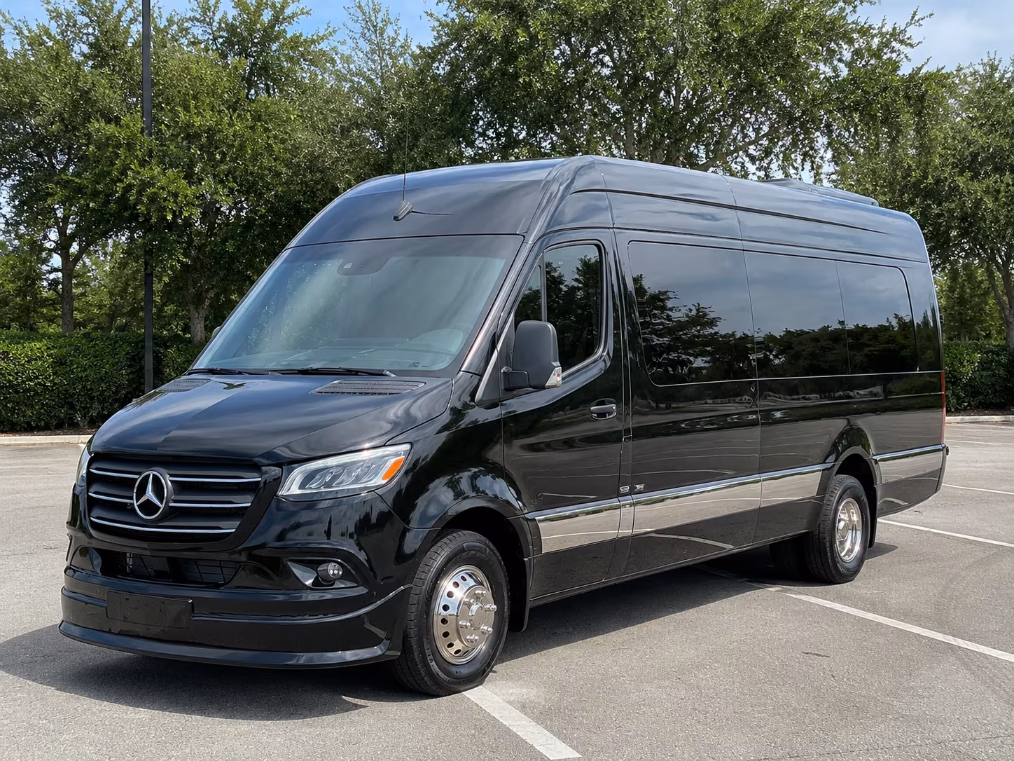 New York Airport Shuttle & Transportation party bus exterior